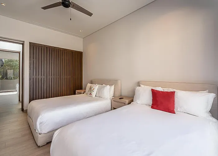 Сasa de vacaciones 2 Bedroom Cabo Marina Walk To & Private Jacuzzi