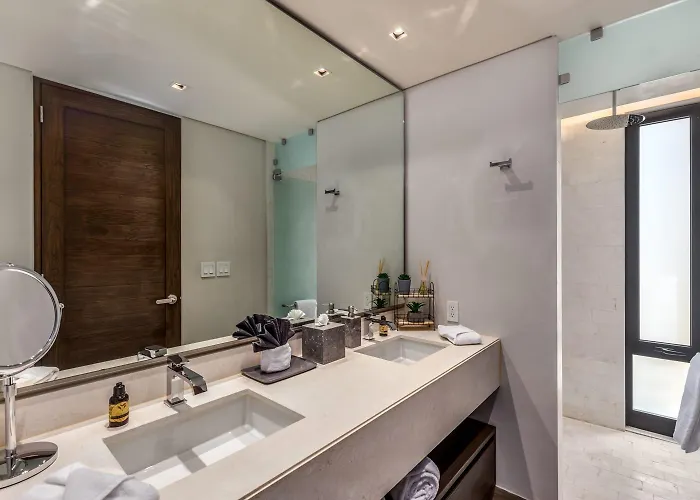 2 Bedroom Cabo Marina Walk To & Private Jacuzzi * Cabo San Lucas